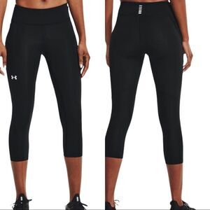 Under Armour Womens Mileage Capris in Black